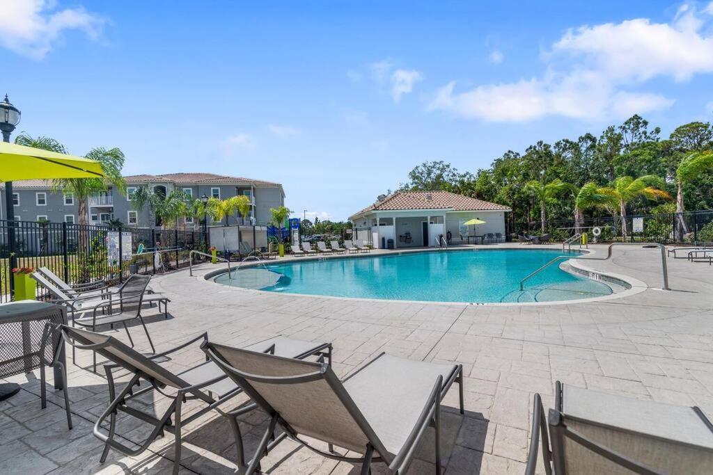 Elegant 2 Bedroom/2 Bath Condo With All Amenities Melbourne Kültér fotó