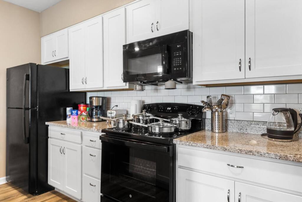 Elegant 2 Bedroom/2 Bath Condo With All Amenities Melbourne Kültér fotó